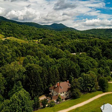 Engadine Inn And Cabins Candler Екстер'єр фото