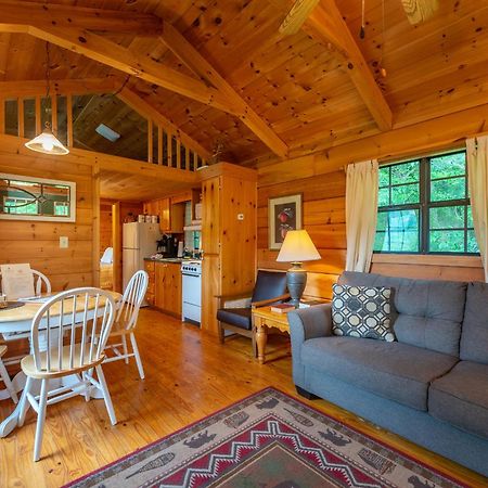 Engadine Inn And Cabins Candler Екстер'єр фото