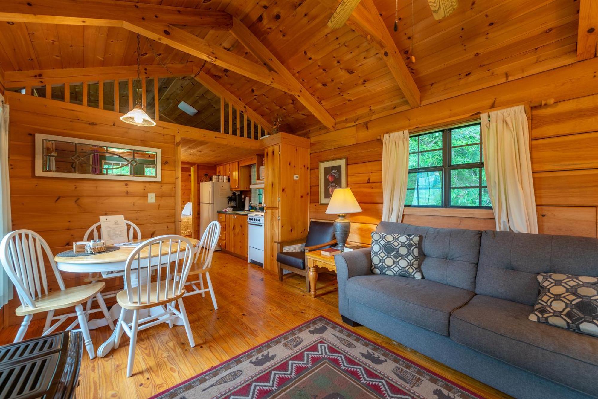 Engadine Inn And Cabins Candler Екстер'єр фото