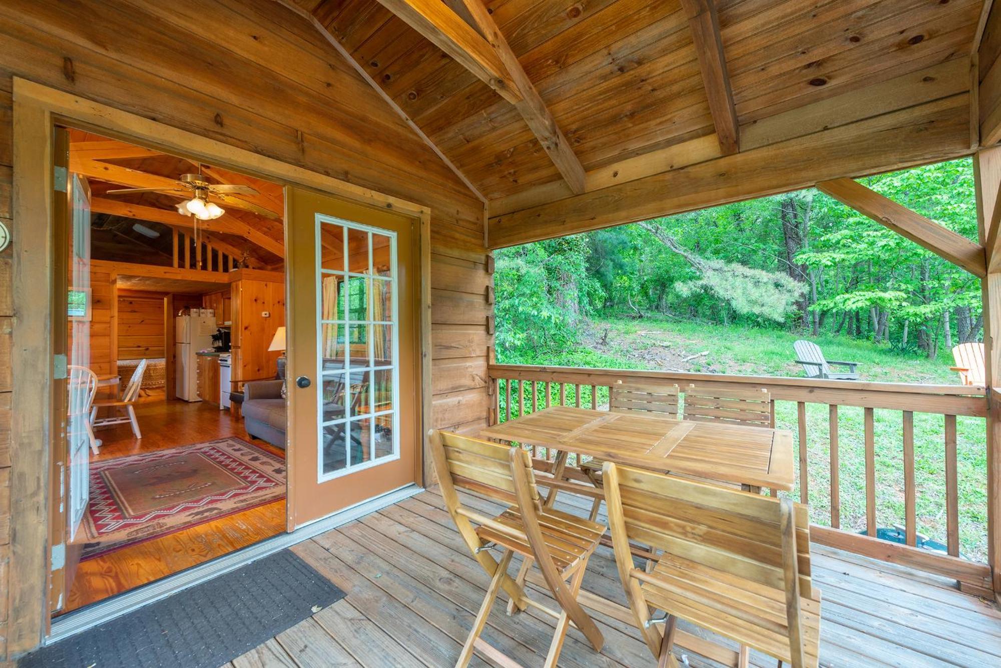 Engadine Inn And Cabins Candler Екстер'єр фото