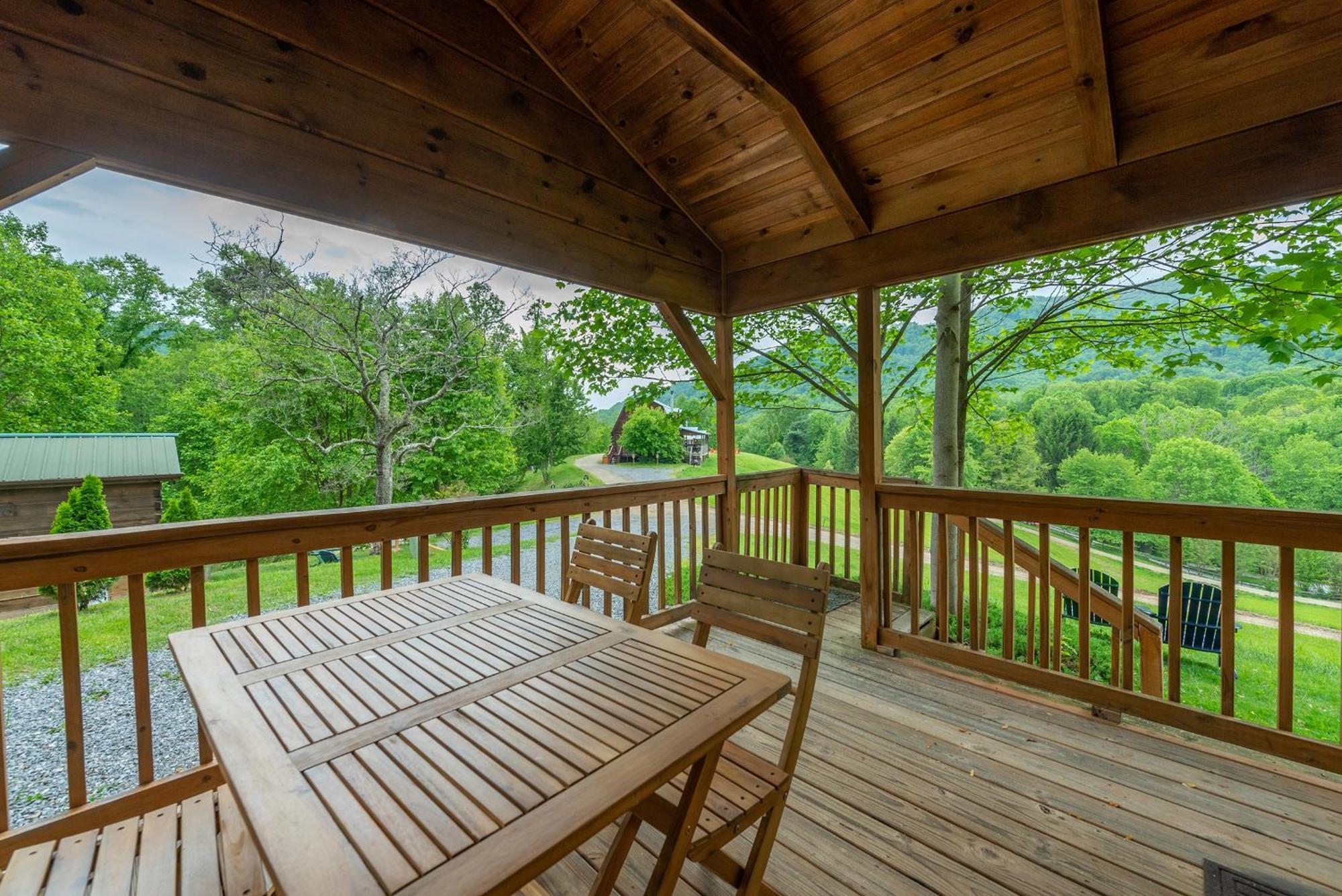 Engadine Inn And Cabins Candler Екстер'єр фото