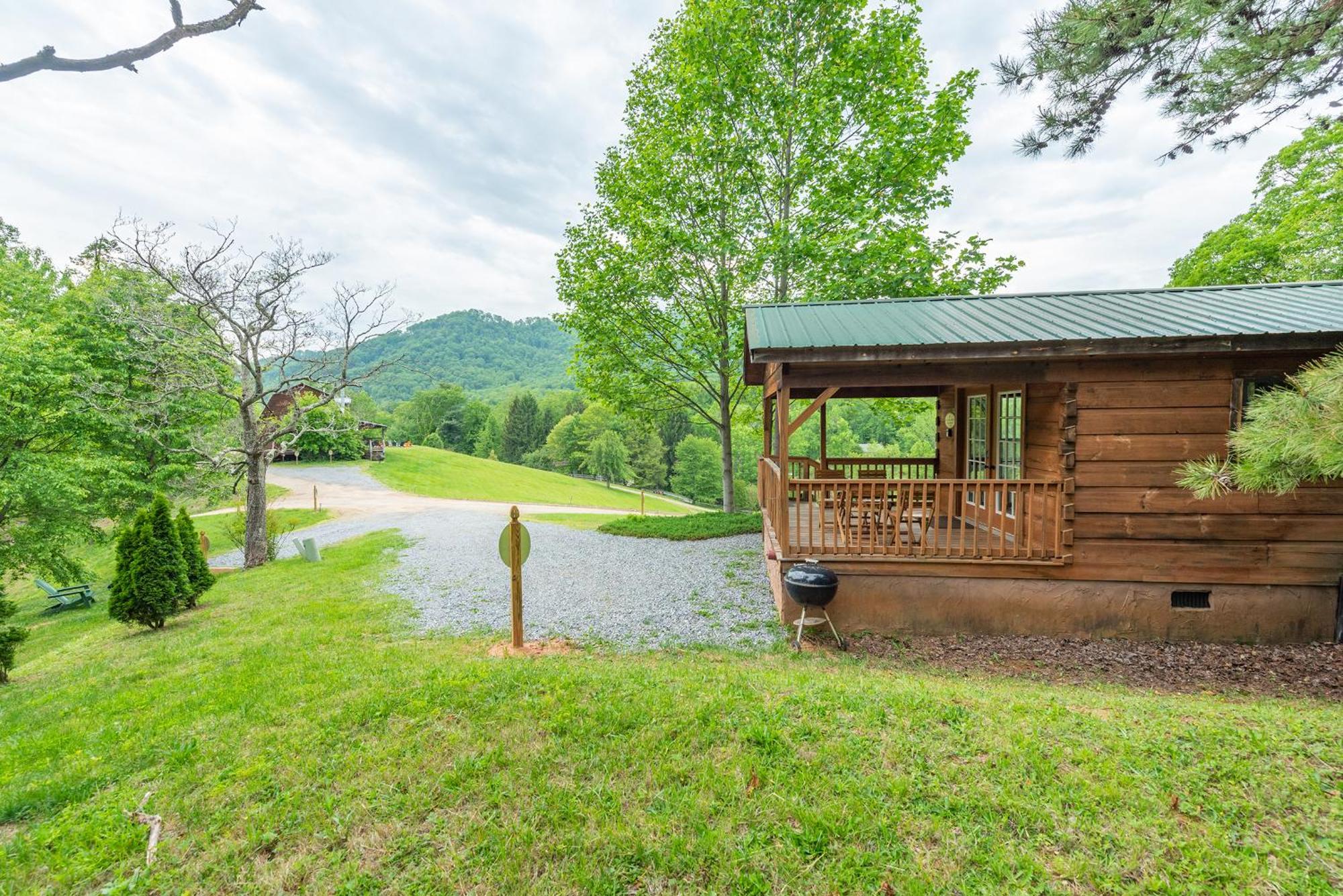 Engadine Inn And Cabins Candler Екстер'єр фото