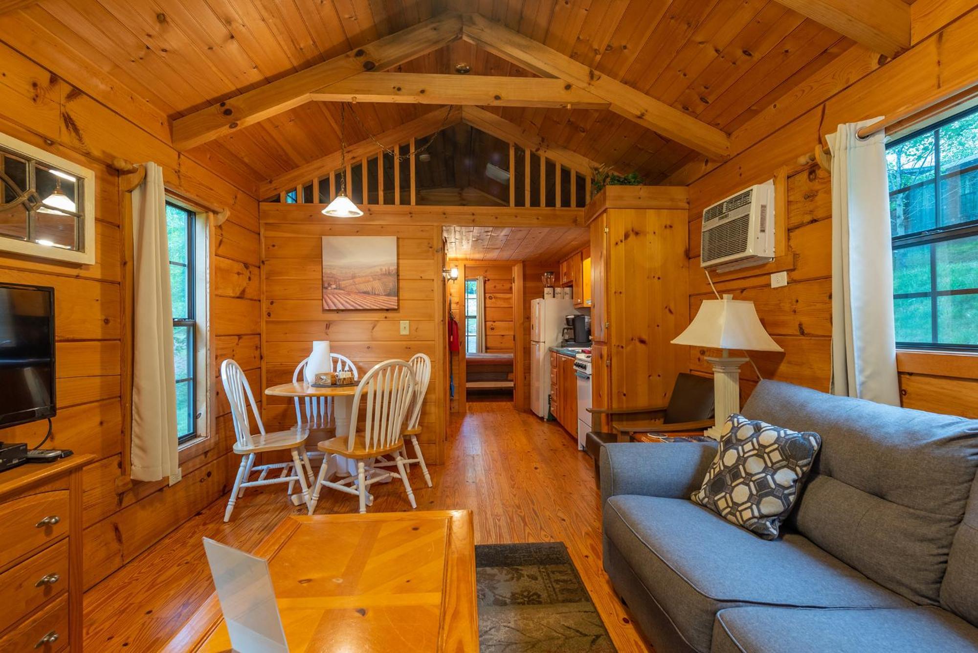Engadine Inn And Cabins Candler Екстер'єр фото