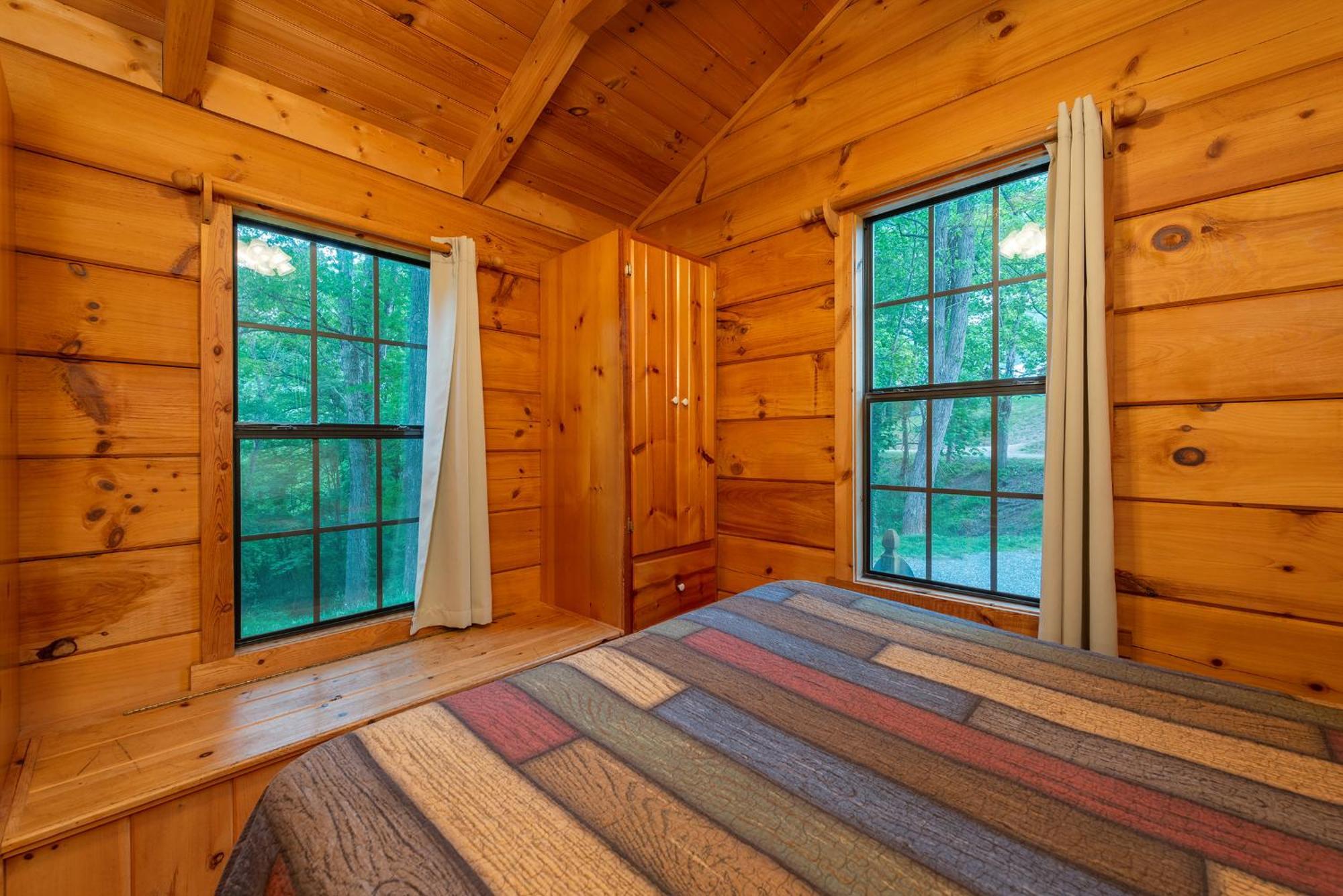 Engadine Inn And Cabins Candler Екстер'єр фото