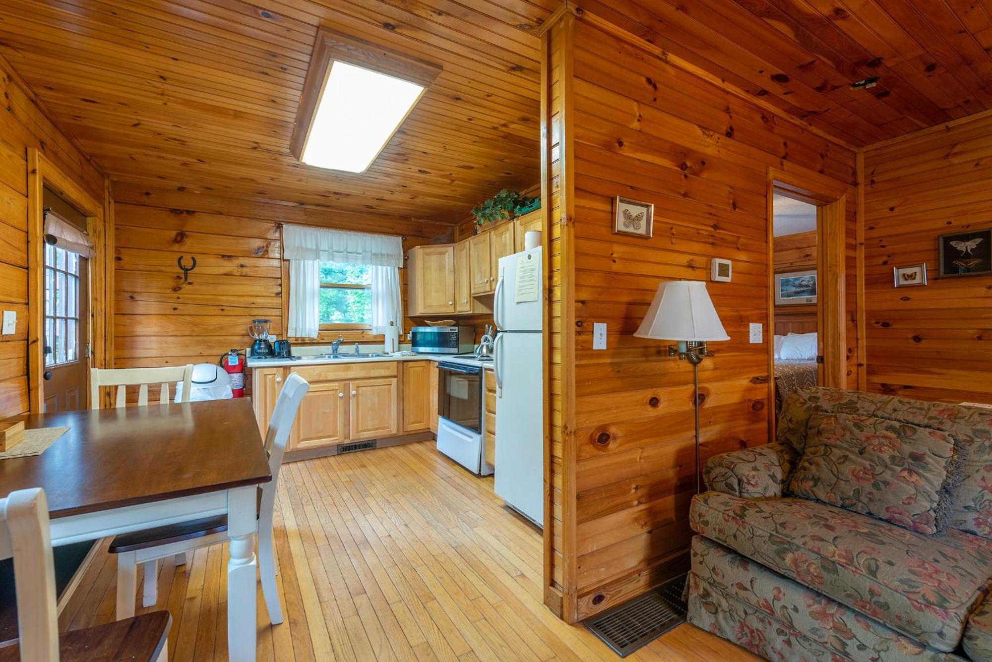 Engadine Inn And Cabins Candler Екстер'єр фото