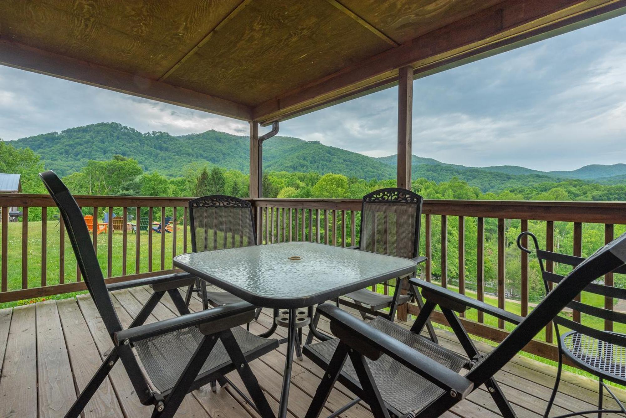 Engadine Inn And Cabins Candler Екстер'єр фото